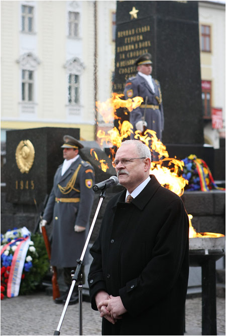 Prezident SR si uctil pamiatku osloboditeov Banskej Bystrice 