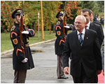 Prezident si na Akadmii ozbrojench sl v Liptovskom Mikuli prevzal titul doctor honoris causa