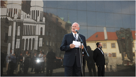 Prezident SR na pietnej spomienke pri prleitosti Da obet holokaustu a rasovho nsilia 