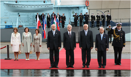 Prezident SR Ivan Gaparovi na summite hlv ttov Vyehradsekj tvorky v poskom Sopote 