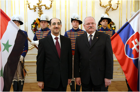 Vevyslanec Srskej arabskej republiky odovzdal prezidentovi SR Ivanovi Gaparoviovi poverovacie listiny 
