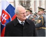 Prezident Ivan Gaparovi na stretnut s prslunkmi ozbrojench sl SR