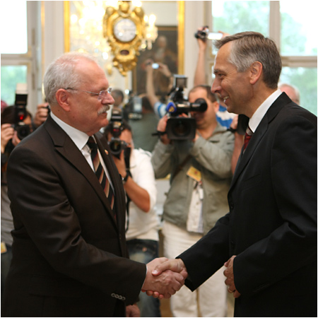 Prezident Ivan Gaparovi rokoval s predsedom KDH Jnom Figeom