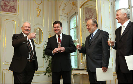 Prezident SR poveril diplomatov vedenm slovenskch misi v vajiarsku a Etipii