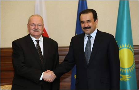 Prezident Ivan Gaparovi sa v Astane stretol s kazaskm predsedom vldy