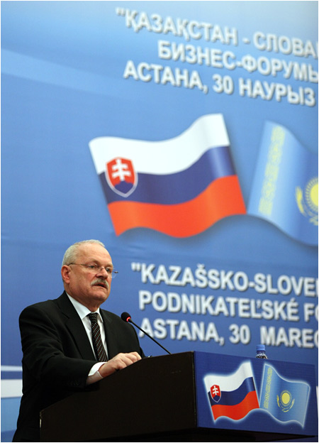 Ivan Gaparovi vystpil na slovensko-kazaskom ekonomickom  fre 
