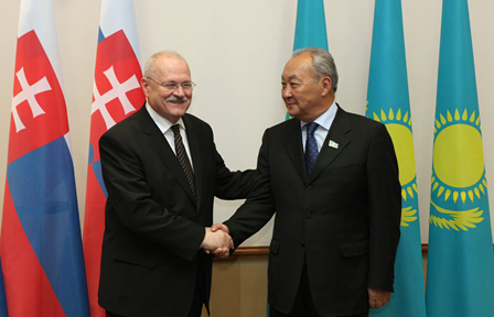 Hlava ttu v Kazachstane rokovala s predstavitemi parlamentu