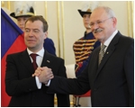Prezident Ruskej federcie Dmitrij Medvedev zagratuloval Slovensku k ttnemu sviatku - Du stavy