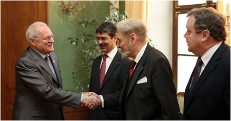 Prezident Ivan Gaparovi sa stretol s predstavitemi nie miest Slovenska