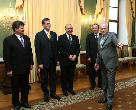 Prezident SR Ivan Gaparovi rokoval s predstavitemi Odborovho zvzu pracovnkov kolstva a vedy