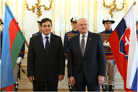 Vevyslanec Azerbajdanu na nstupnej  audiencii u prezidenta SR