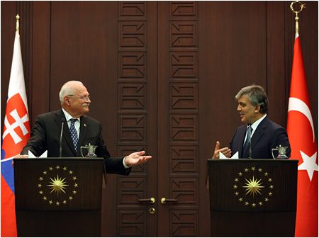 Ivan Gaparovi a Abdullah Gl v Ankare oznmili zruenie vz pre Slovkov