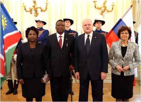 Nambijsk vevyslanec odovzdal poverovacie listiny
