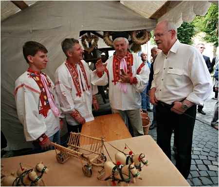 Prezident SR navtvil festival udovch remesiel v Kemarku