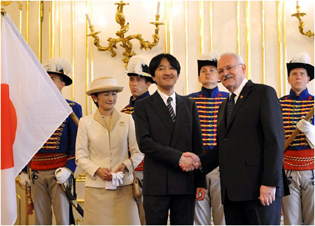 Ivan Gaparovi privtal v Prezidentskom palci princa a princezn Akiino 