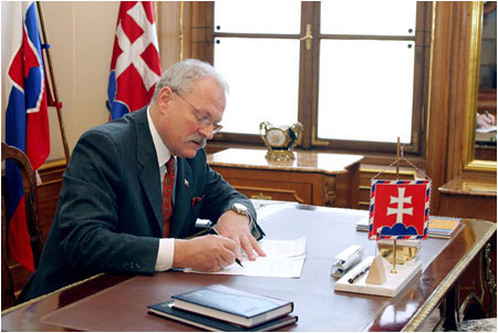 Prezident SR Ivan Gaparovi podpsal zkony