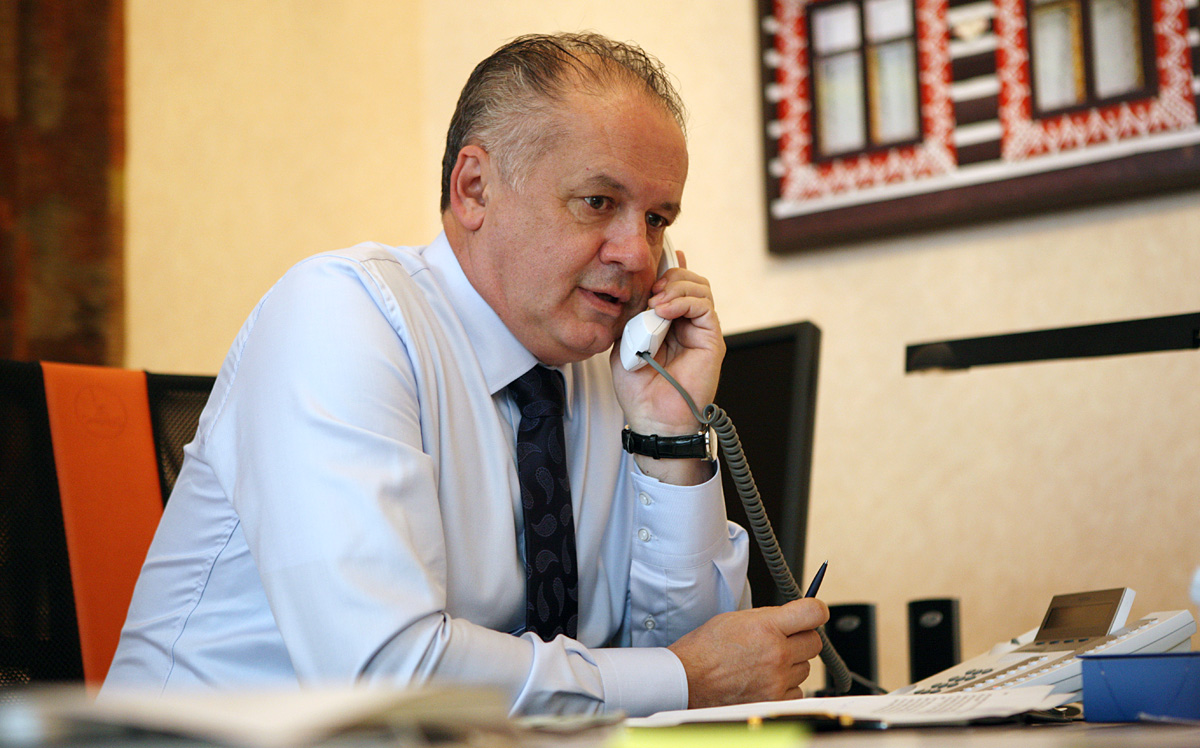 Kiska telefonoval s Porošenkom: Slovensko bude ďalej podporovať Ukrajinu