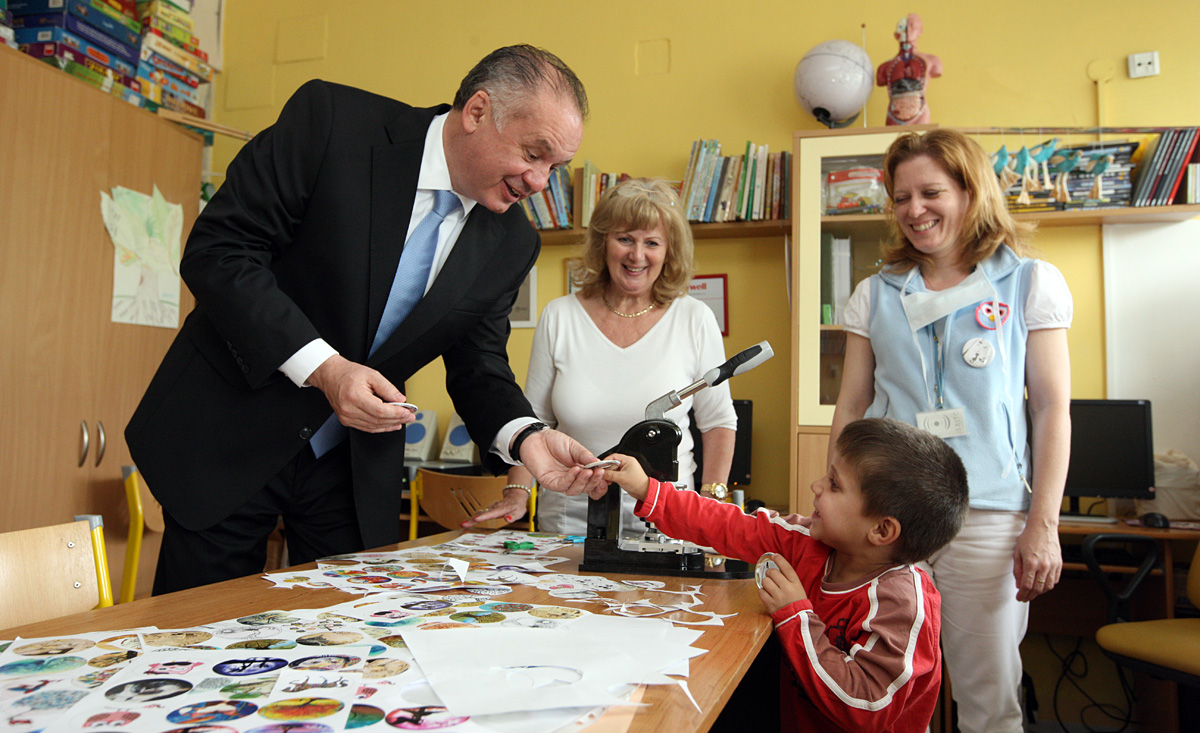 Prezident navštívil na deň detí kliniku onkológie a hematológie