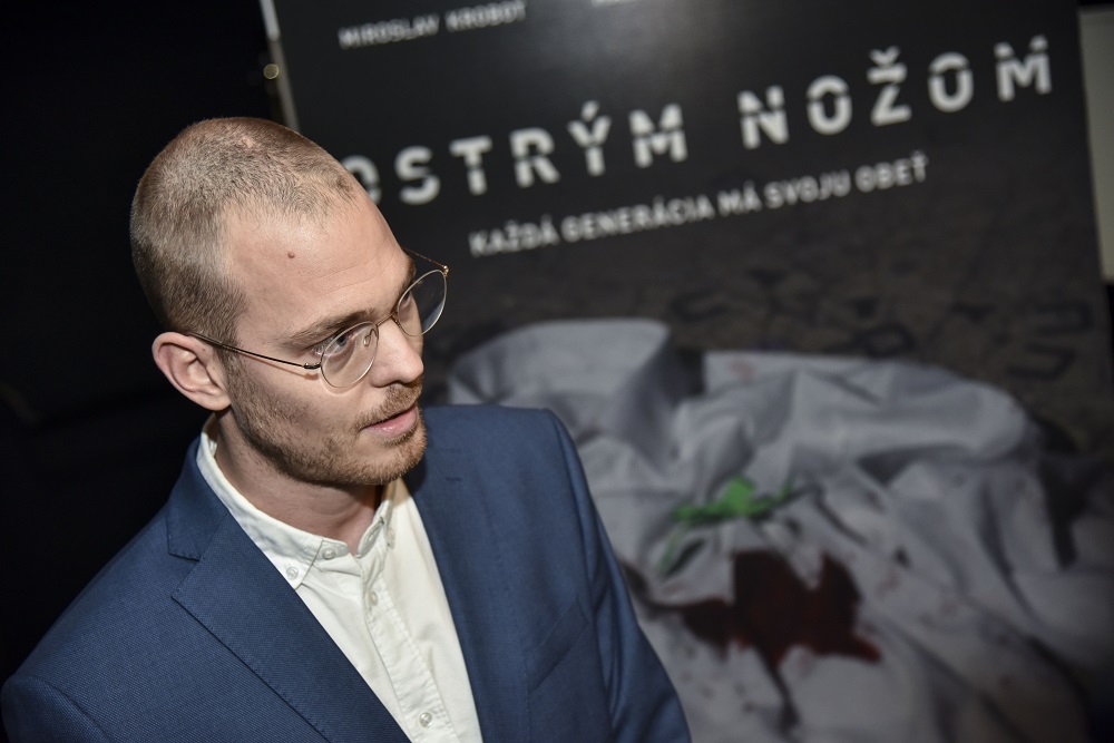 Prezident bol na premiére filmu Ostrým nožom podľa vraždy Daniela Tupého