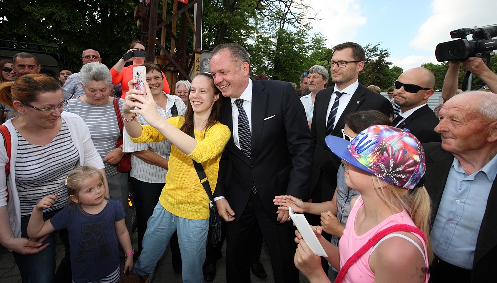 Prezident začal pracovný výjazd na južné Slovensko v Štúrove