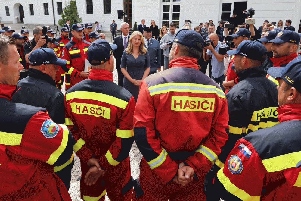 The president praised the courage of firefighters who went to help in Greece